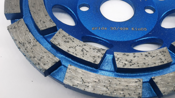 世佳微爾隨記之地坪磨塊添加什么超細(xì)鐵粉能磨的快